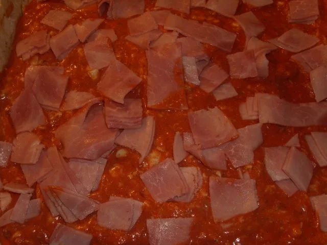 Rezept: Pizza mit Tomate Schinken und Ziegenkäse Bild Nr. 4 Pizza mit Tomate Schinken und Ziegenkäse - Rezept - Bild Nr. 4