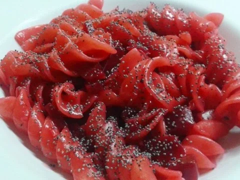 Rote Beete Pasta mit Mohn - Rezept