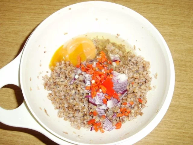 Rezept: Buchweizen-Frikadellen Bild Nr. 3 Buchweizen-Frikadellen - Rezept - Bild Nr. 3