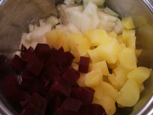 Suppen: Rote-Bete-Kartoffelsuppe mit "Croutons" - Rezept - Bild Nr. 4