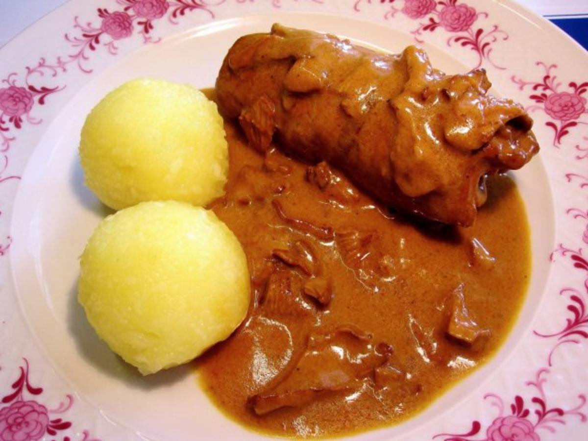 Schweine-Rouladen im Pfifferlingsbad - Rezept - kochbar.de