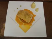 Loup de mer à la ligne (Wolfsbarsch) mit Kartoffelkruste auf Ratatouille und Rosmarinpüree - Rezept