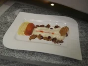 In Lavendelsud pochierter Pfirsich, Kalamansisorbet, Vanilleespuma - Rezept