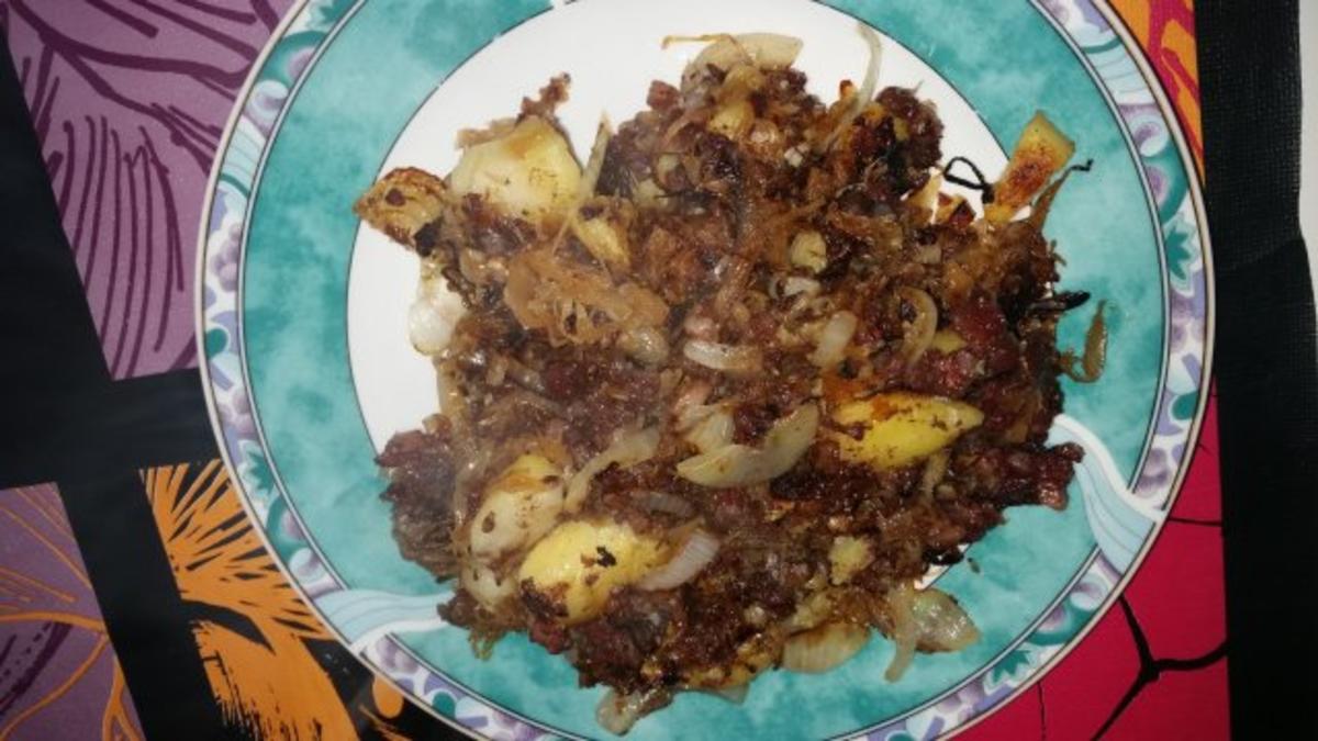 Pfannengerichte: Kartoffel - Zwiebel - Rotwurst - Sauerkraut - Reste
Pfanne - Rezept Gesendet von schade5900