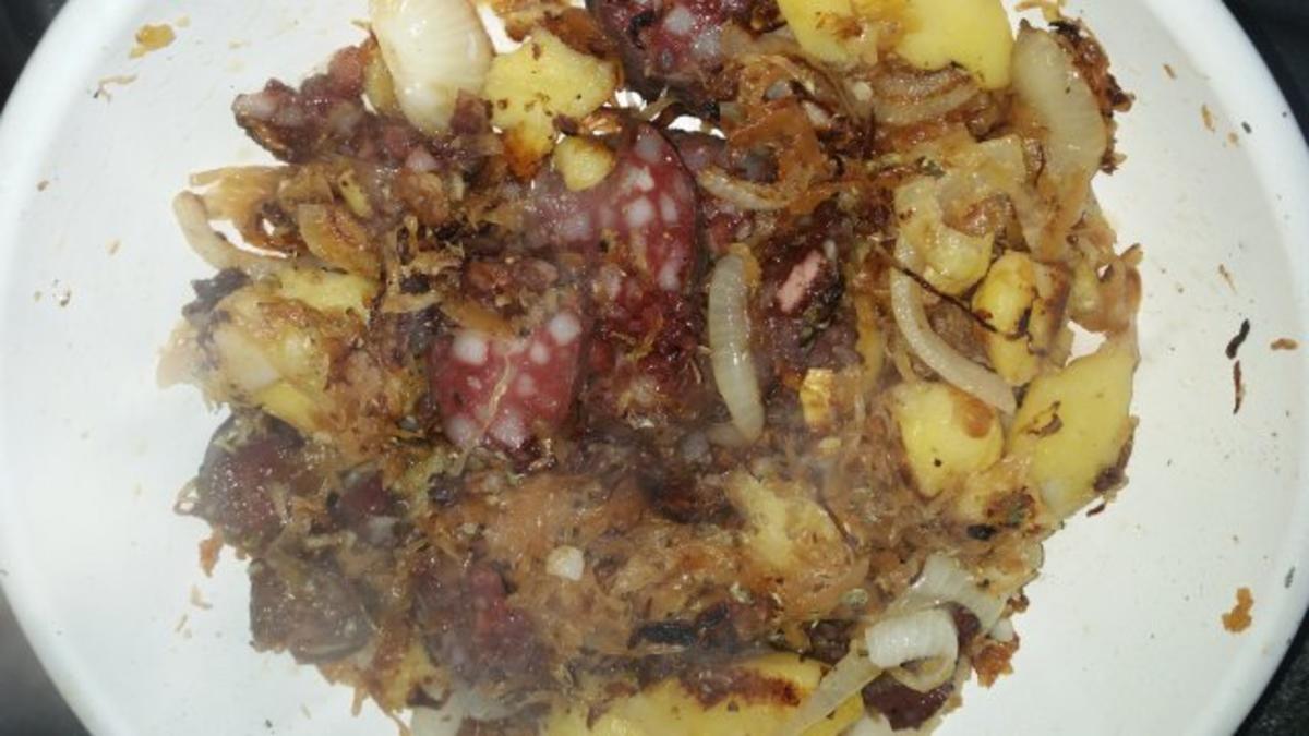 Pfannengerichte: Kartoffel - Zwiebel - Rotwurst - Sauerkraut - Reste Pfanne - Rezept - Bild Nr. 6