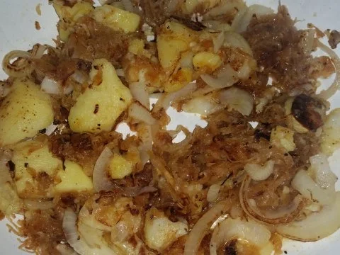 Rezept: Pfannengerichte: Kartoffel - Zwiebel - Rotwurst - Sauerkraut - Reste Pfanne Bild Nr. 7 Pfannengerichte: Kartoffel - Zwiebel - Rotwurst - Sauerkraut - Reste Pfanne - Rezept - Bild Nr. 7