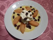 Weincrème mit Quitten und Rosinen - Rezept