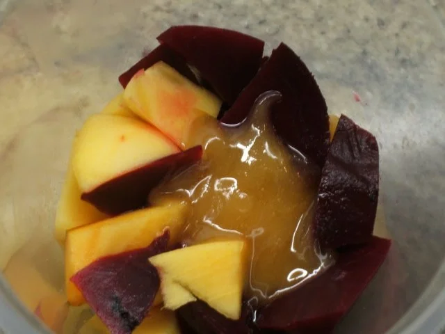 Rezept: Getränke: Kaki-Rote-Bete-Cocktail Bild Nr. 3 Getränke: Kaki-Rote-Bete-Cocktail - Rezept - Bild Nr. 3