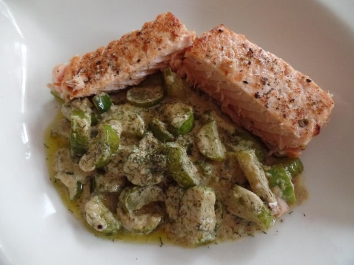 Lachs-Gurkenpfanne - Rezept