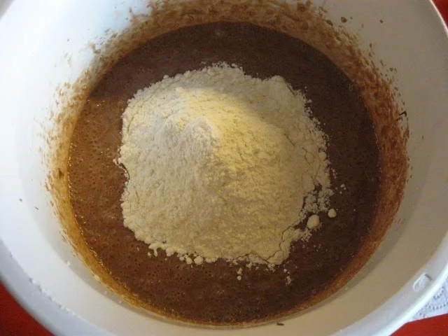 Schoko-Haselnuss-Quark Gugelhupf - Rezept - Bild Nr. 7