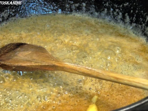 Holunderblüten-Joghurt-Dessert mit karamellisierten Sherry-Äpfeln - Rezept - Bild Nr. 3