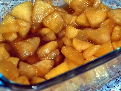 Holunderblüten-Joghurt-Dessert mit karamellisierten Sherry-Äpfeln - Rezept - Bild Nr. 5