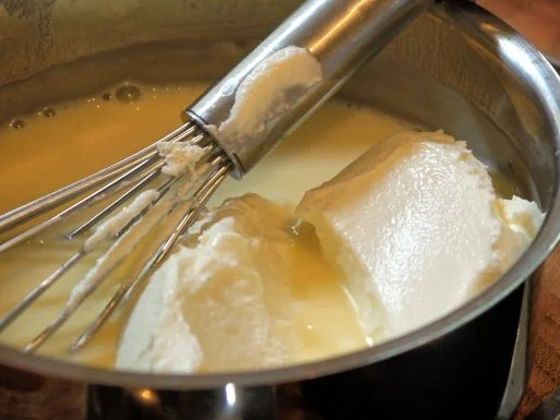 Holunderblüten-Joghurt-Dessert mit karamellisierten Sherry-Äpfeln - Rezept - Bild Nr. 8