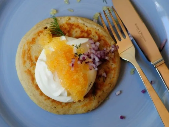 Buchweizenblinis mit Maränenrogen - Rezept