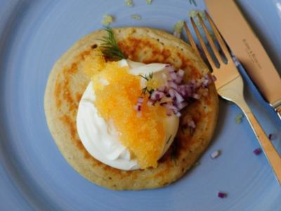 Buchweizenblinis mit Maränenrogen - Rezept