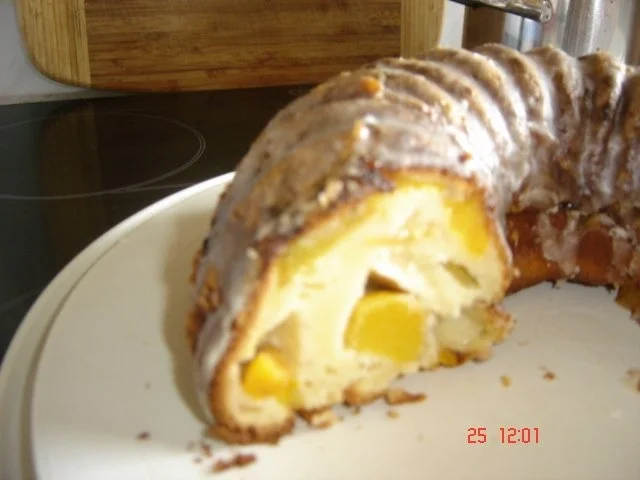 Rezept: Pfirsich-Quark-Gugelhupf Bild Nr. 2 Pfirsich-Quark-Gugelhupf - Rezept - Bild Nr. 2