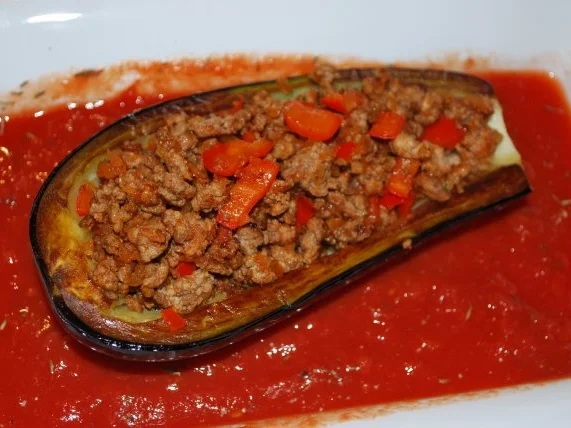 Gefüllte Auberginen auf Tomatensauce - Rezept - Bild Nr. 2