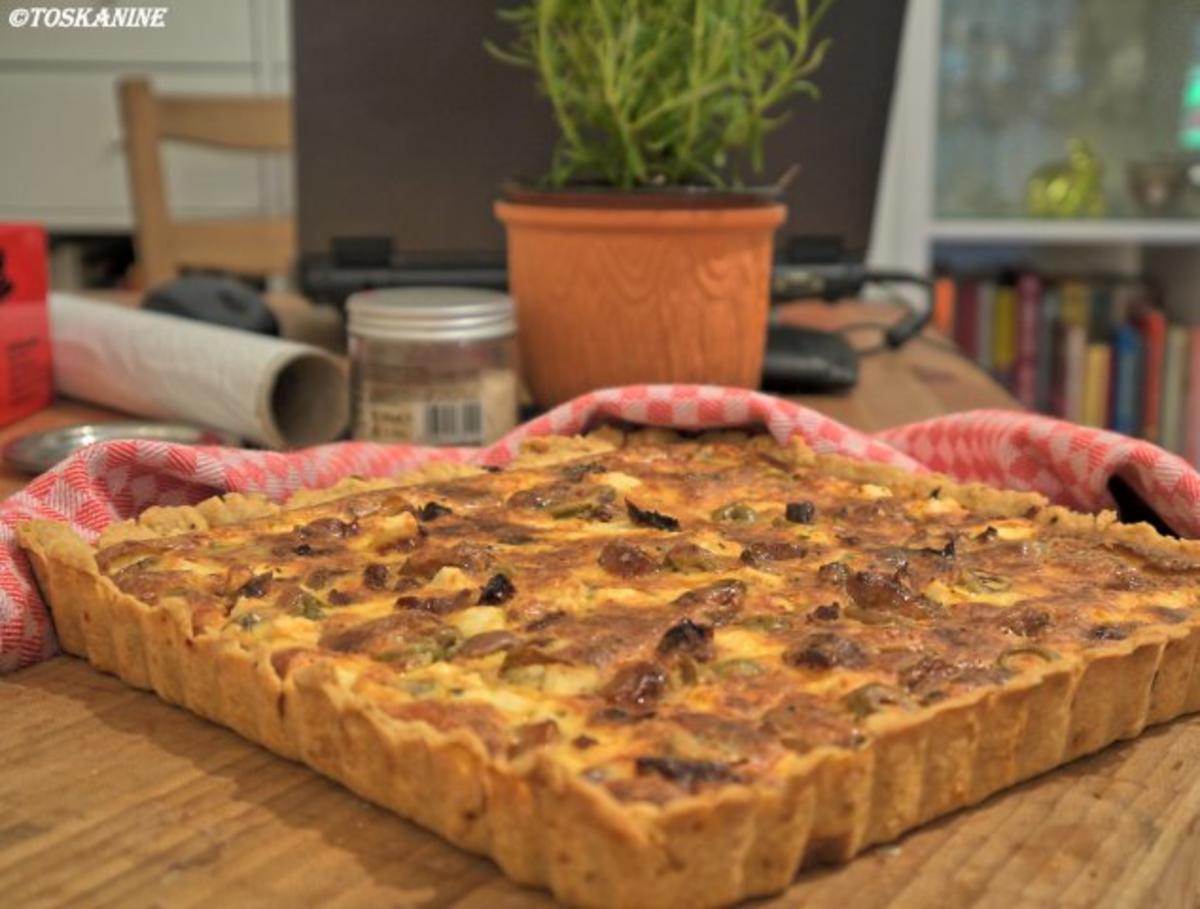 Mediterrane Ziegenkäsetarte mit karamellisiertem Knoblauch - Rezept - Bild Nr. 14