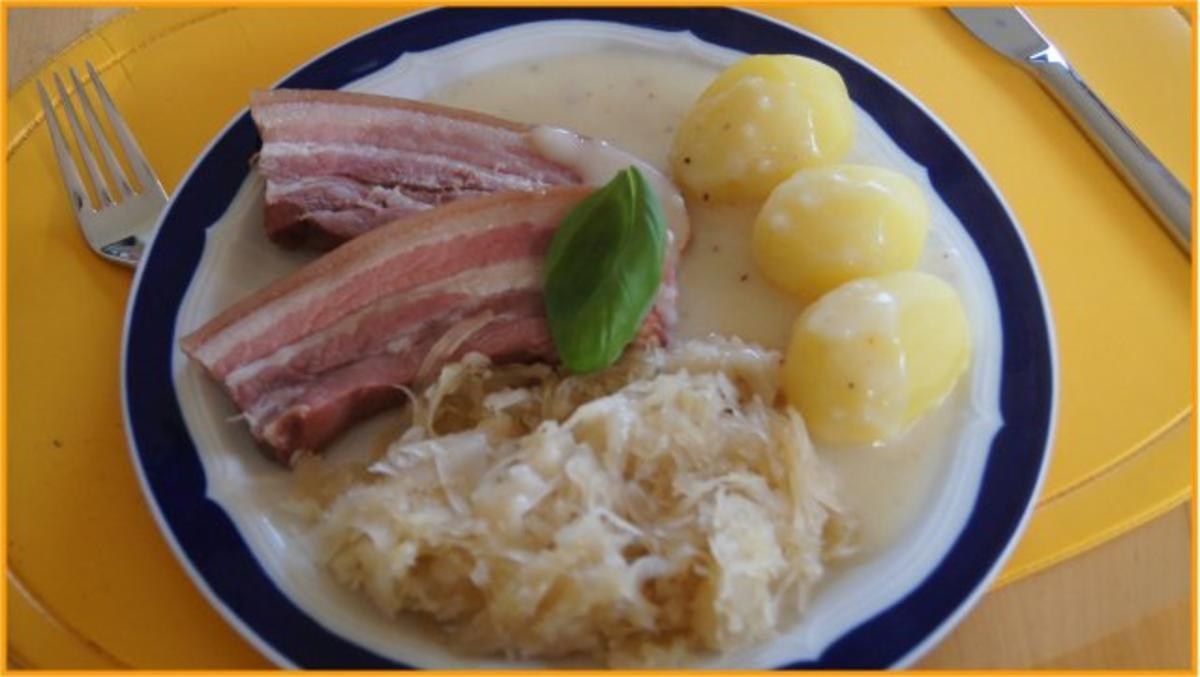 Bilder für Geräucherter durchwachsender Speck mit Champagner-Kraut, Kartoffeln und Sauce - Rezept