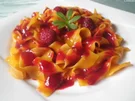 Sanddornnudeln mit Himbeersoße ... - Rezept