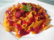Sanddornnudeln mit Himbeersoße ... - Rezept