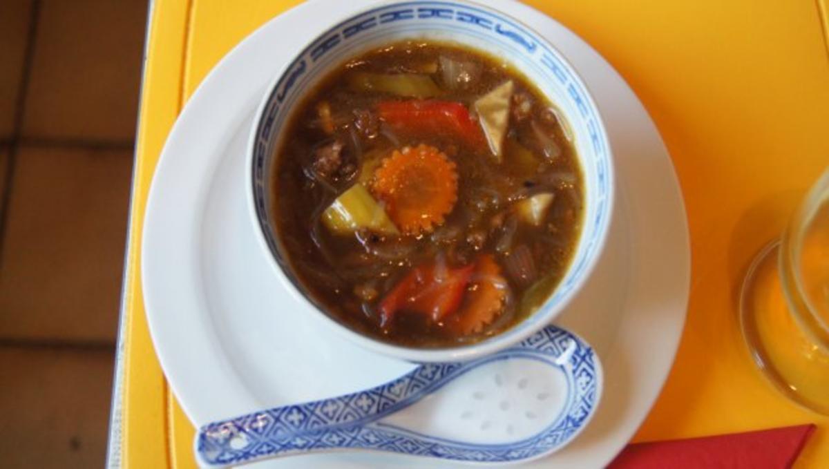 Saure chinesische Suppe mit Mett à la Papa - Rezept