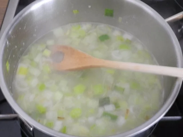 Kohlrabi - Lauch - Gemüse mit rot - weißem Quinoa - Rezept - Bild Nr. 4