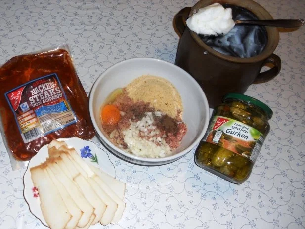 Rezept: Schweineröllchen à la "Oórndrasch", in einer leckeren, sahnigen Sauce (Rzpt. um 2011) Bild Nr. 2 Schweineröllchen à la "Oórndrasch", in einer leckeren, sahnigen Sauce (Rzpt. um 2011) - Rezept - Bild Nr. 2