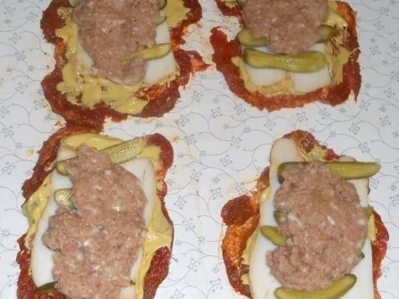 Rezept: Schweineröllchen à la "Oórndrasch", in einer leckeren, sahnigen Sauce (Rzpt. um 2011) Bild Nr. 5 Schweineröllchen à la "Oórndrasch", in einer leckeren, sahnigen Sauce (Rzpt. um 2011) - Rezept - Bild Nr. 5