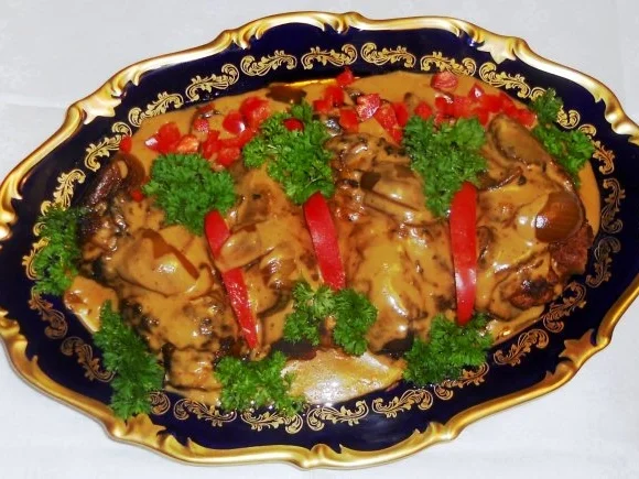 Rezept: Schweineröllchen à la "Oórndrasch", in einer leckeren, sahnigen Sauce (Rzpt. um 2011) Schweineröllchen à la "Oórndrasch", in einer leckeren, sahnigen Sauce (Rzpt. um 2011) - Rezept