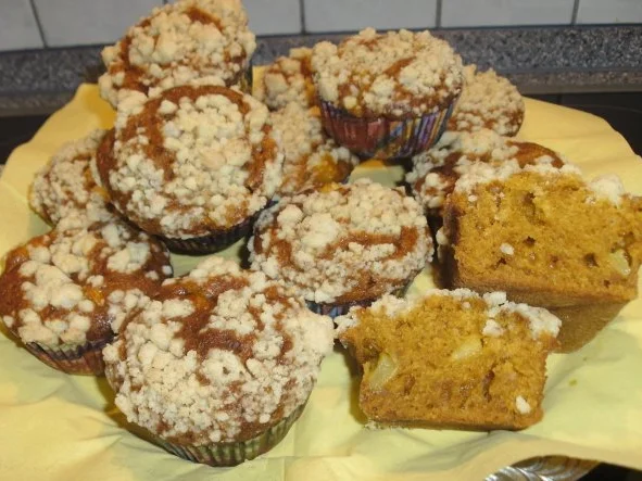 Kürbismuffins mit Äpfeln - Rezept
