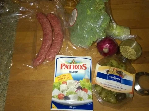 Rezept: Broccoli - Bratwurst Pfanne Bild Nr. 3 Broccoli - Bratwurst Pfanne - Rezept - Bild Nr. 3