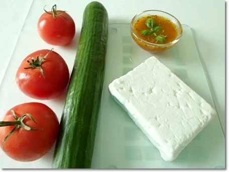 Schafskäse Salat mit Italienischer Kräuter- Vinaigrette nappiert. - Rezept - Bild Nr. 6