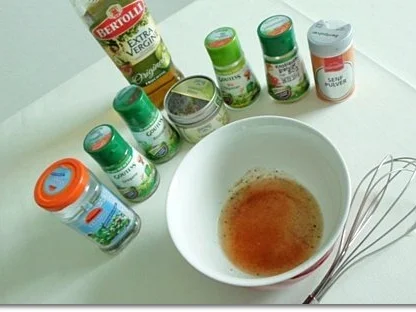 Schafskäse Salat mit Italienischer Kräuter- Vinaigrette nappiert. - Rezept - Bild Nr. 9