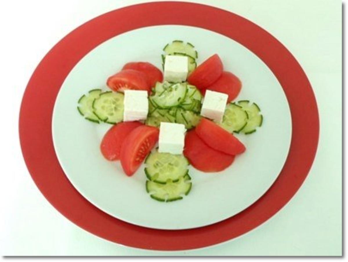Schafskäse Salat mit Italienischer Kräuter- Vinaigrette nappiert. - Rezept - Bild Nr. 19