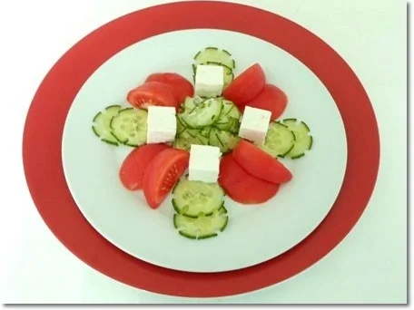 Schafskäse Salat mit Italienischer Kräuter- Vinaigrette nappiert. - Rezept - Bild Nr. 19