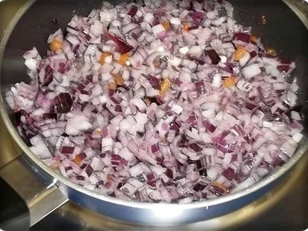 Rezept: Deftiges Eisbein auf Sauerkrautbett mit Kartoffel - Zwiebelstampf Bild Nr. 6 Deftiges Eisbein auf Sauerkrautbett mit Kartoffel - Zwiebelstampf - Rezept - Bild Nr. 6