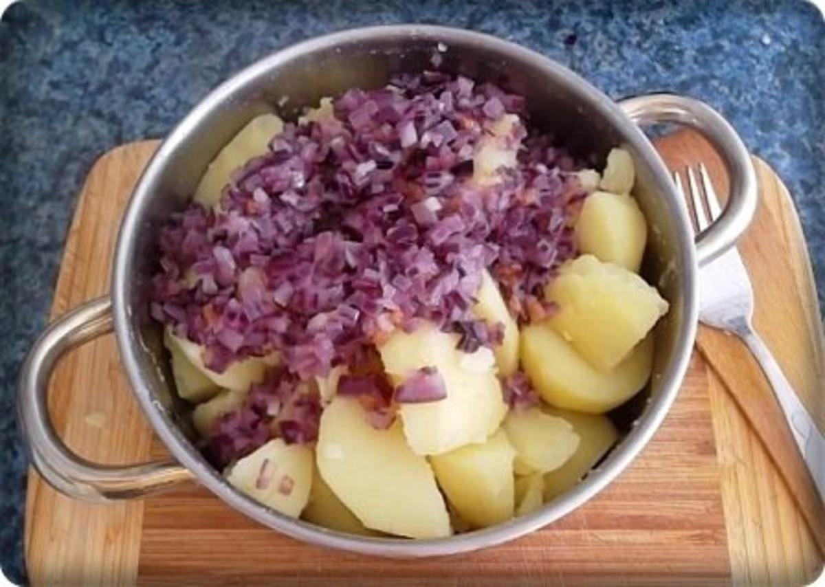 Deftiges Eisbein auf Sauerkrautbett mit Kartoffel - Zwiebelstampf - Rezept - Bild Nr. 7