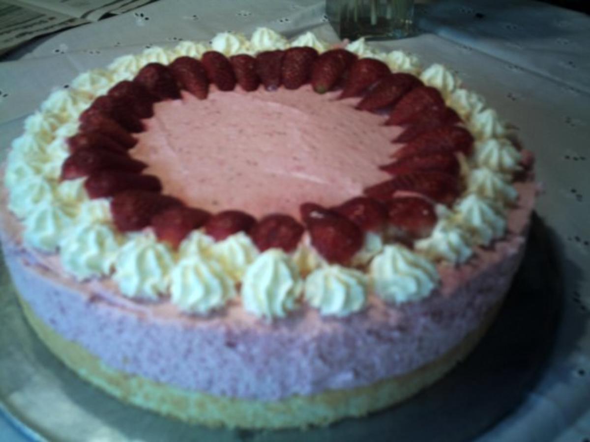 Erdbeere-Quark-Sahne-Torte - Rezept - Bild Nr. 3