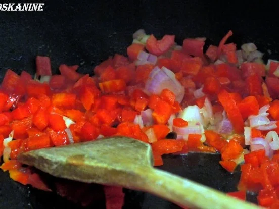 Mediterran gewürzte Hähnchenbrust auf Linsen-Paprika-Gemüse - Rezept - Bild Nr. 13