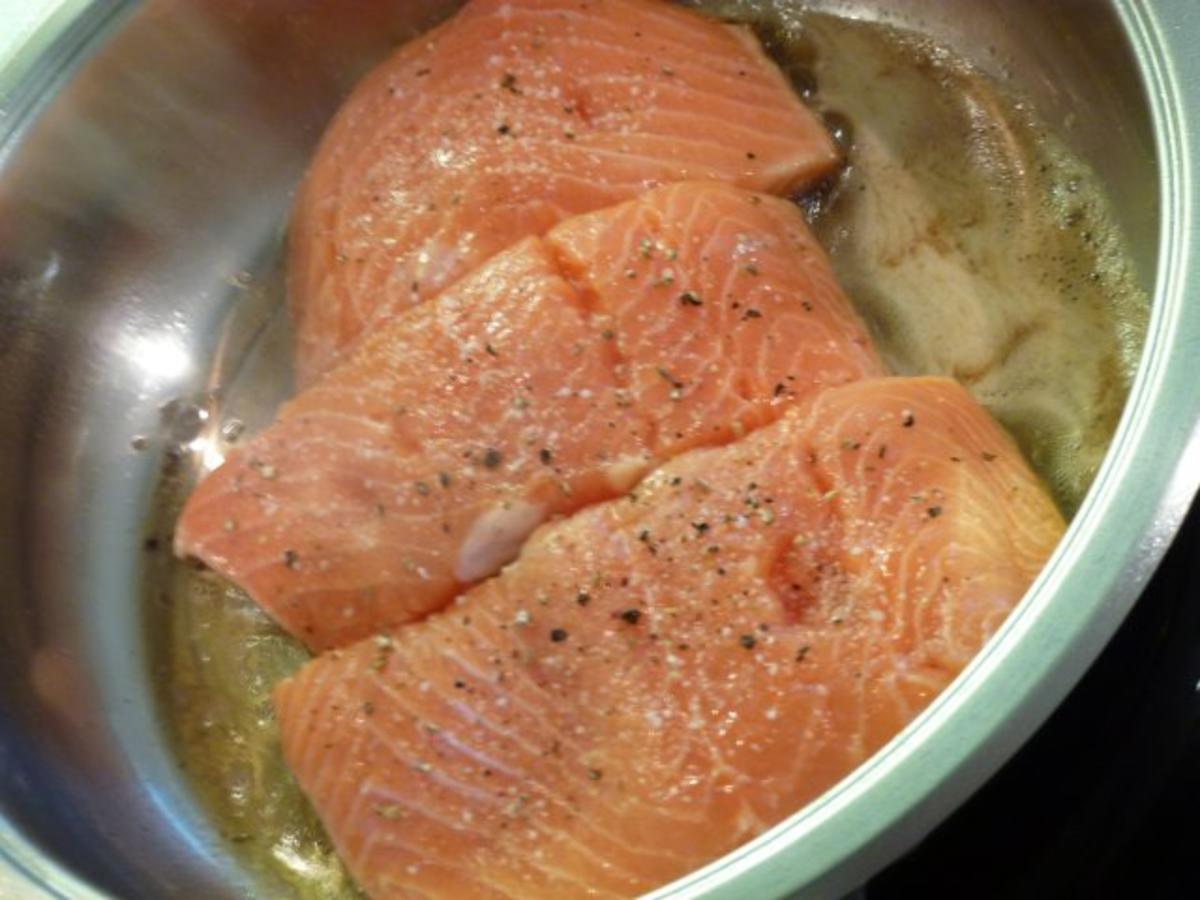 Lachs mit Kartoffelsalat - Rezept mit Bild - kochbar.de