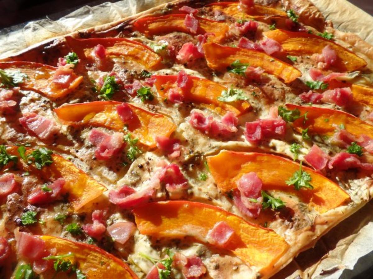 Bilder für Kürbis-Flammkuchen - Rezept