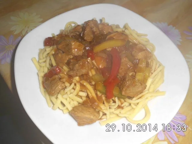 Rezept: Schweinegulasch Schweinegulasch - Rezept