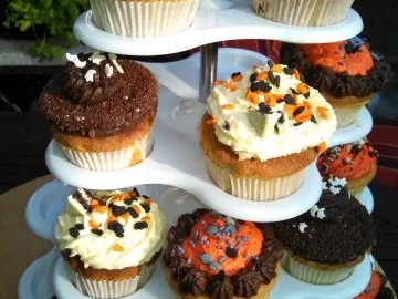 Rezept: Vanille Cupcakes / Buttercreme Bild Nr. 2 Vanille Cupcakes / Buttercreme - Rezept - Bild Nr. 2