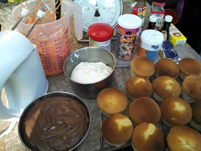 Rezept: Vanille Cupcakes / Buttercreme Bild Nr. 6 Vanille Cupcakes / Buttercreme - Rezept - Bild Nr. 6