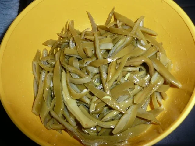 Schweinebauch, saure Bohnen und Kartoffelschnee. - Rezept - Bild Nr. 2