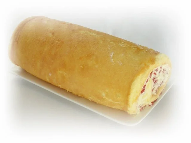 Bisquitrolle mit Goji-Beeren und Sahne - Rezept - Bild Nr. 18