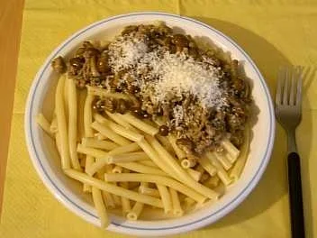 Makkaroni mit Stockschwämmchensoße - Rezept