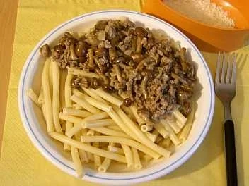 Makkaroni mit Stockschwämmchensoße - Rezept