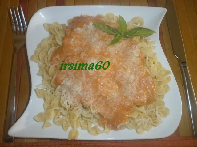 Nudeln mit Frischkäse – Tomatensoße - Rezept - Bild Nr. 2